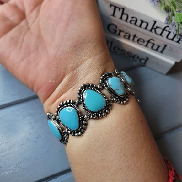 Stretchy faux turqouise fashion bracelet - Picture 4 of 11